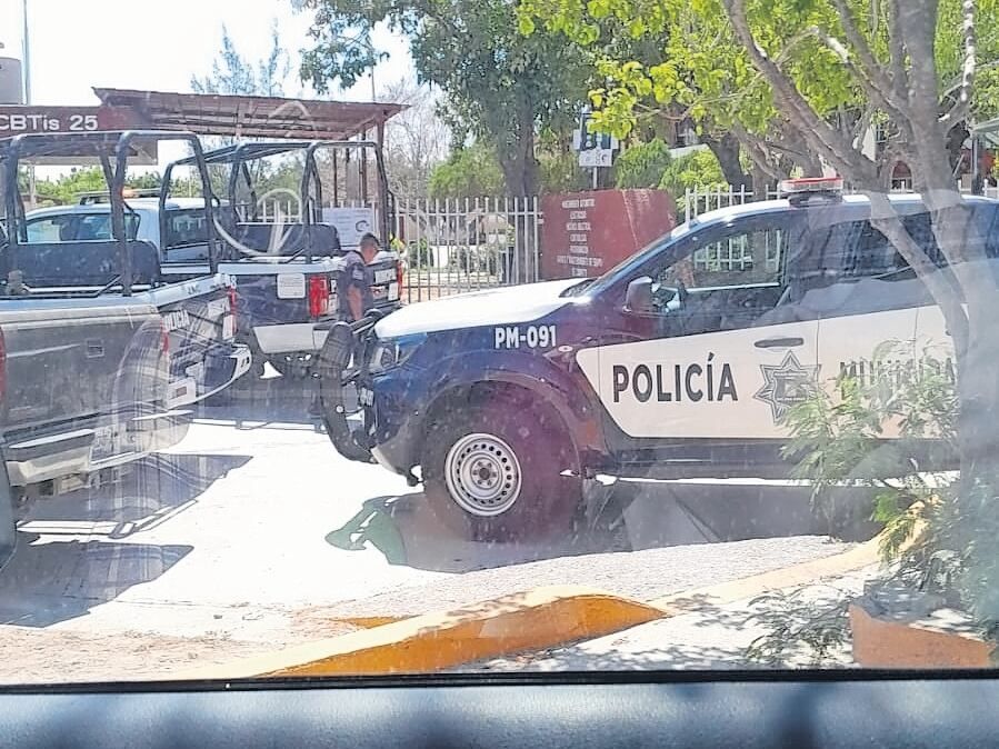 Suspenden-clases-en-CBTIS-de-Salina-Cruz-por-amenaza-encontrada-en-bano