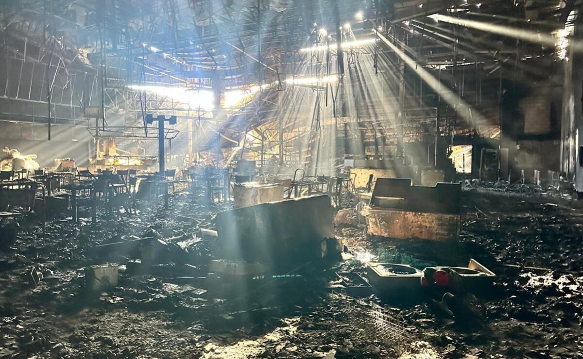 Incendio-en-Plaza-Fiesta-Las-Palmas-de-Los-Mochis-deja-al-menos-cuatro-muertos-y-decenas-de-lesionados
