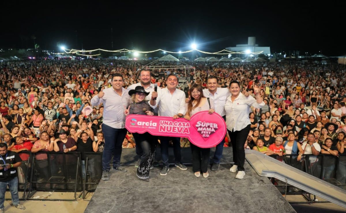Super-Mama-Fest-2.0-en-Garcia-reune-a-mas-de-35-mil-personas-con-Alicia-Villarreal