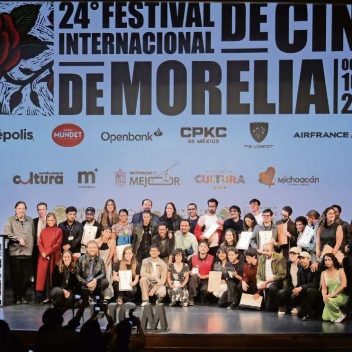 6-meses-en-el-edificio-rosa-con-azul-triunfa-en-el-festival-de-cine-de-morelia