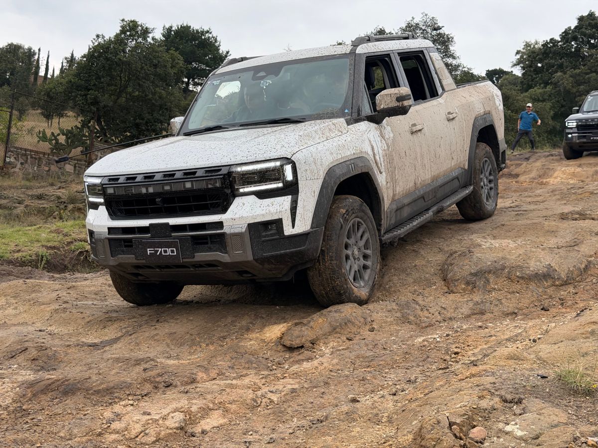 Jetour-F700-llega-a-Mexico-con-892-hp-y-capacidades-todoterreno