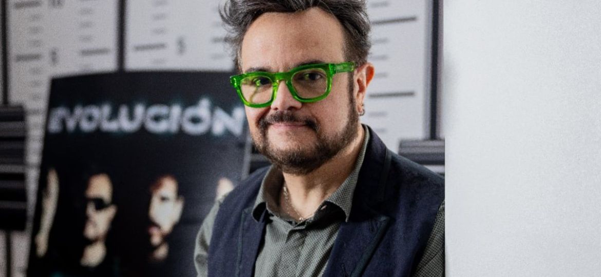 aleks-syntek-pospone-su-gira-por-europa-por-recomendacion-medica