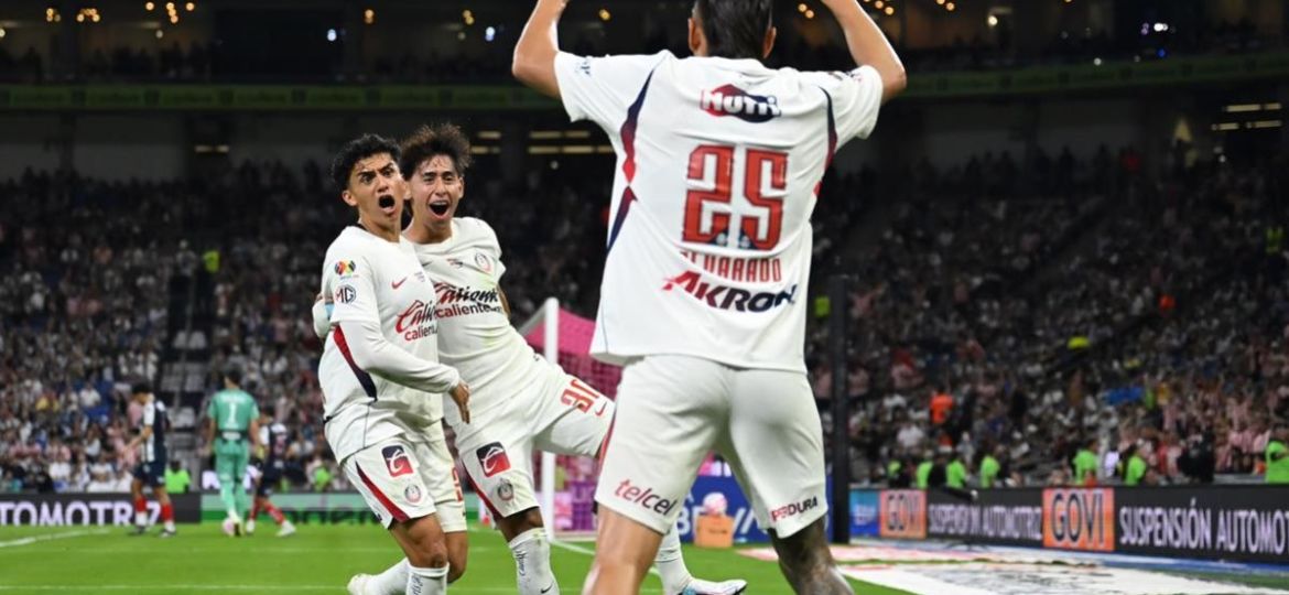 chivas-vence-0-1-a-rayados-con-gol-de-alvarado-y-penalti-atajado-por-rangel