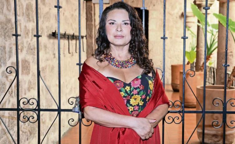 elpidia-carrillo-cuestiona-el-desplazamiento-de-latinos-en-hollywood