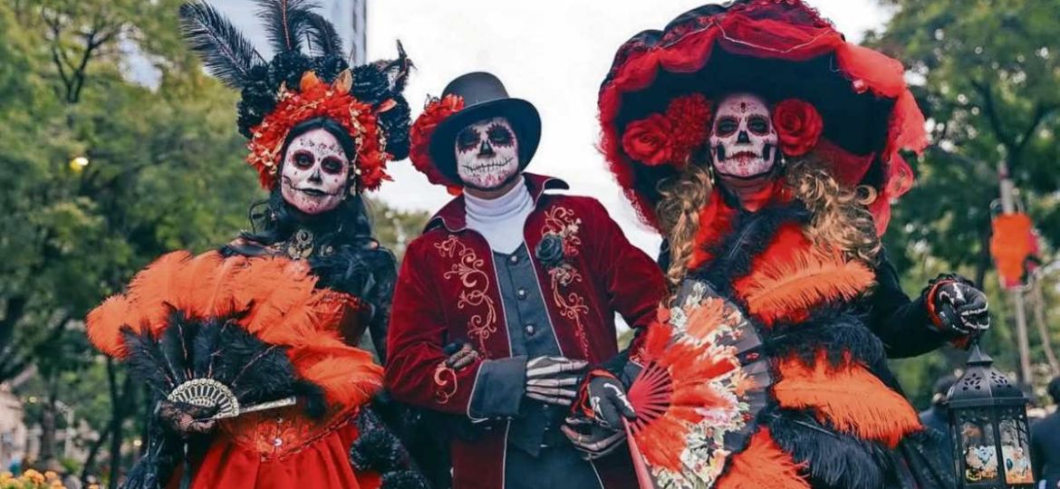 la-mega-procesion-de-las-catrinas-reunio-tradicion-memoria-y-denuncia-en-la-cdmx