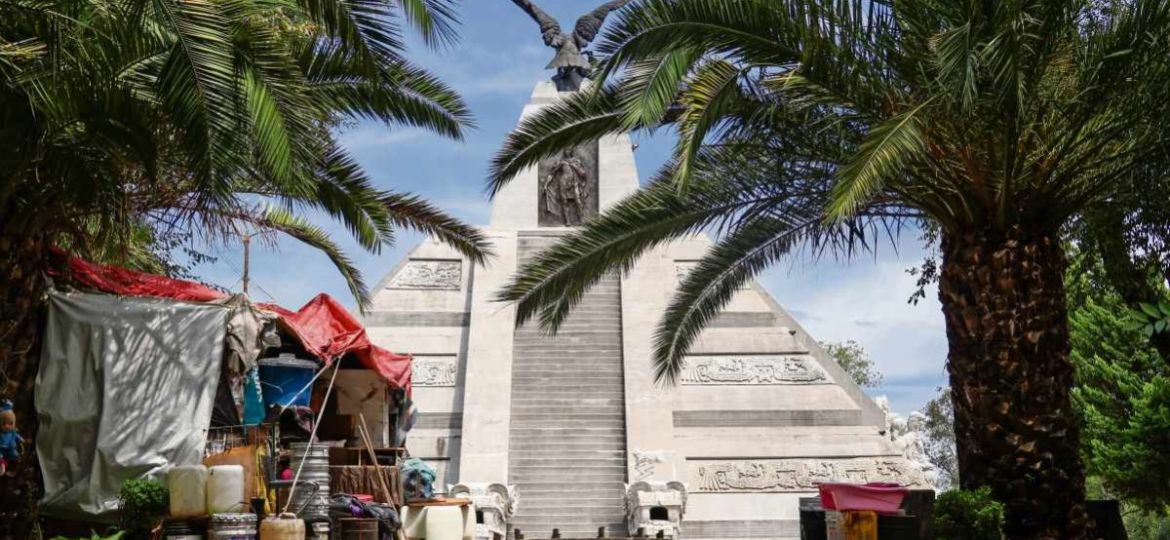 monumento-a-la-raza-vuelve-a-mostrar-signos-de-deterioro-tras-su-restauracion